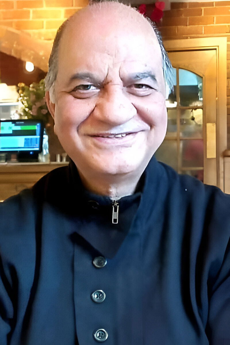 Фото  (Yogendra Tiku)