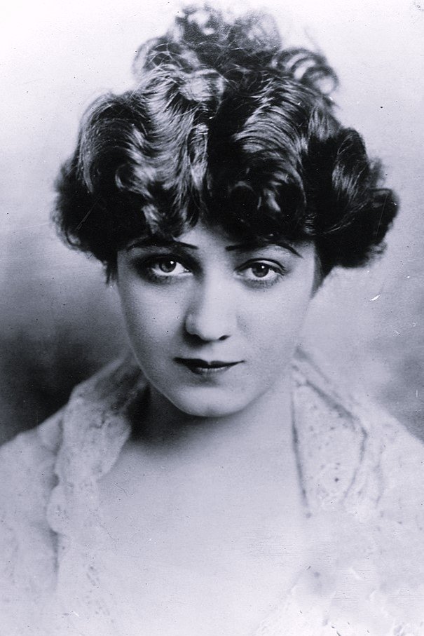 Фото  (Edna Mayo)