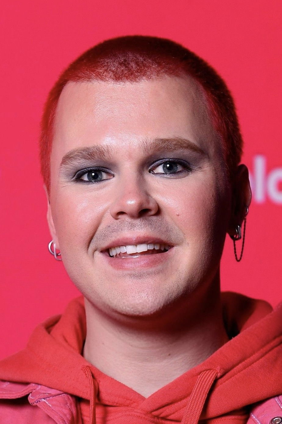 Фото  (Red Sebastian)