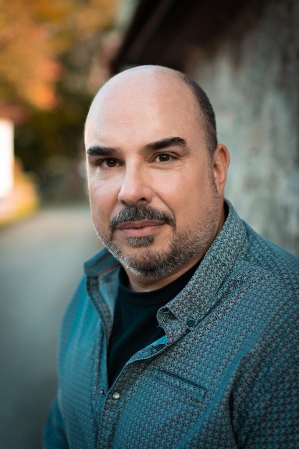 Фото  (Robert Joseph Bartl)