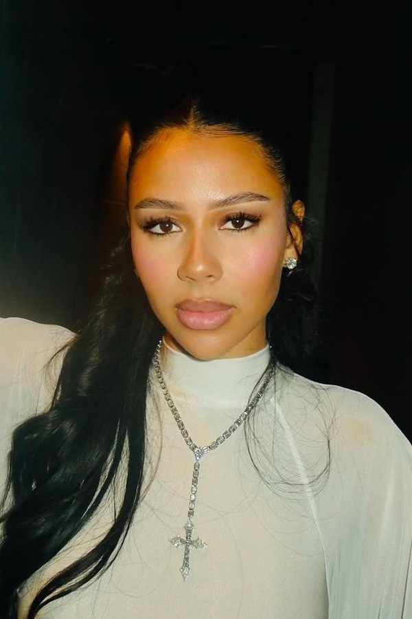 Фото  (Jerrika Karlae)