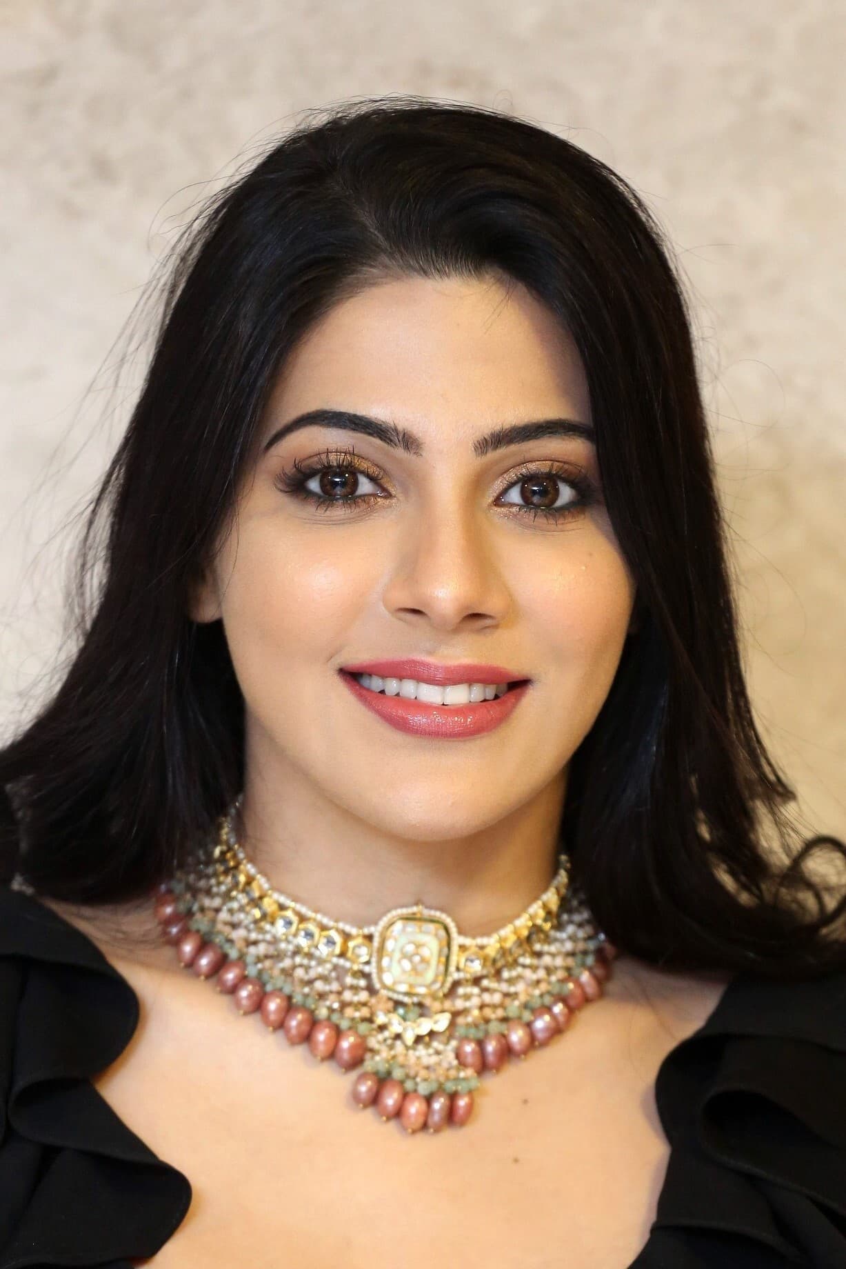 Фото  (Nikki Tamboli)