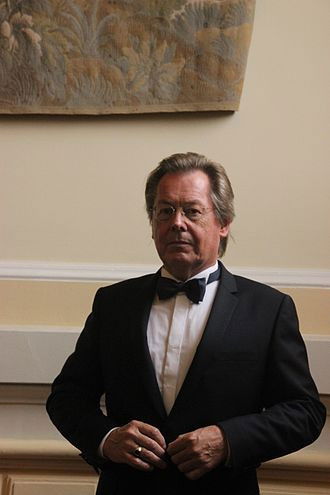 Фото  (Roger Dale)