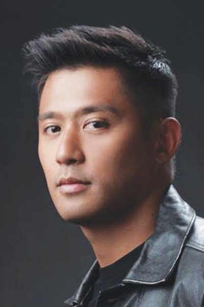 Фото  (Rocco Nacino)