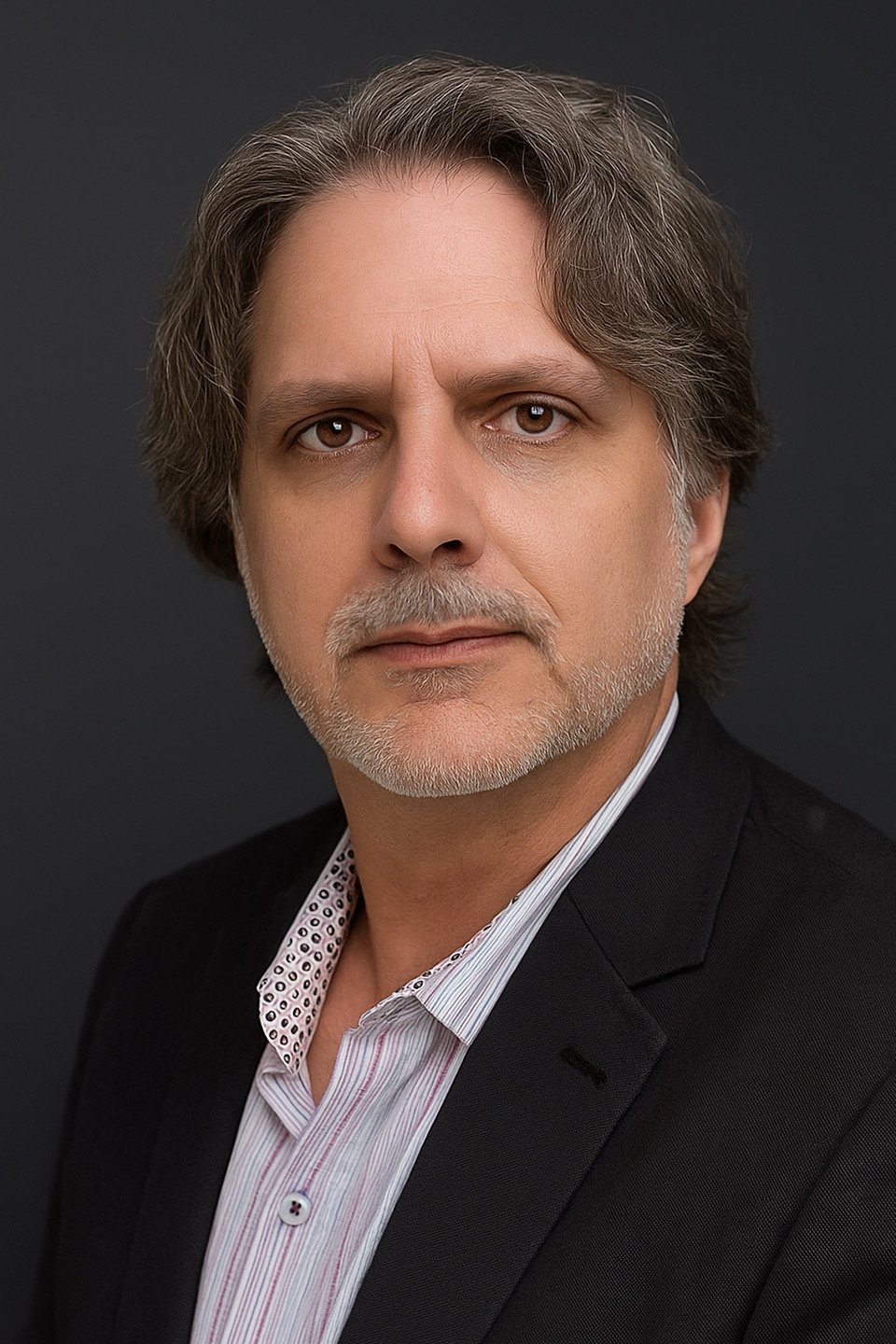 Фото  (Brian J. Smith)