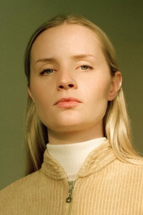Фото  (Charlotte Day Wilson)