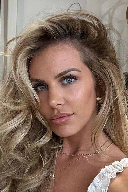 Фото  (Adixia Romaniello)