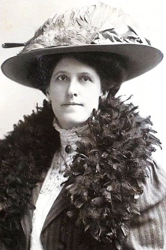 Фото  (Louise Mackintosh)