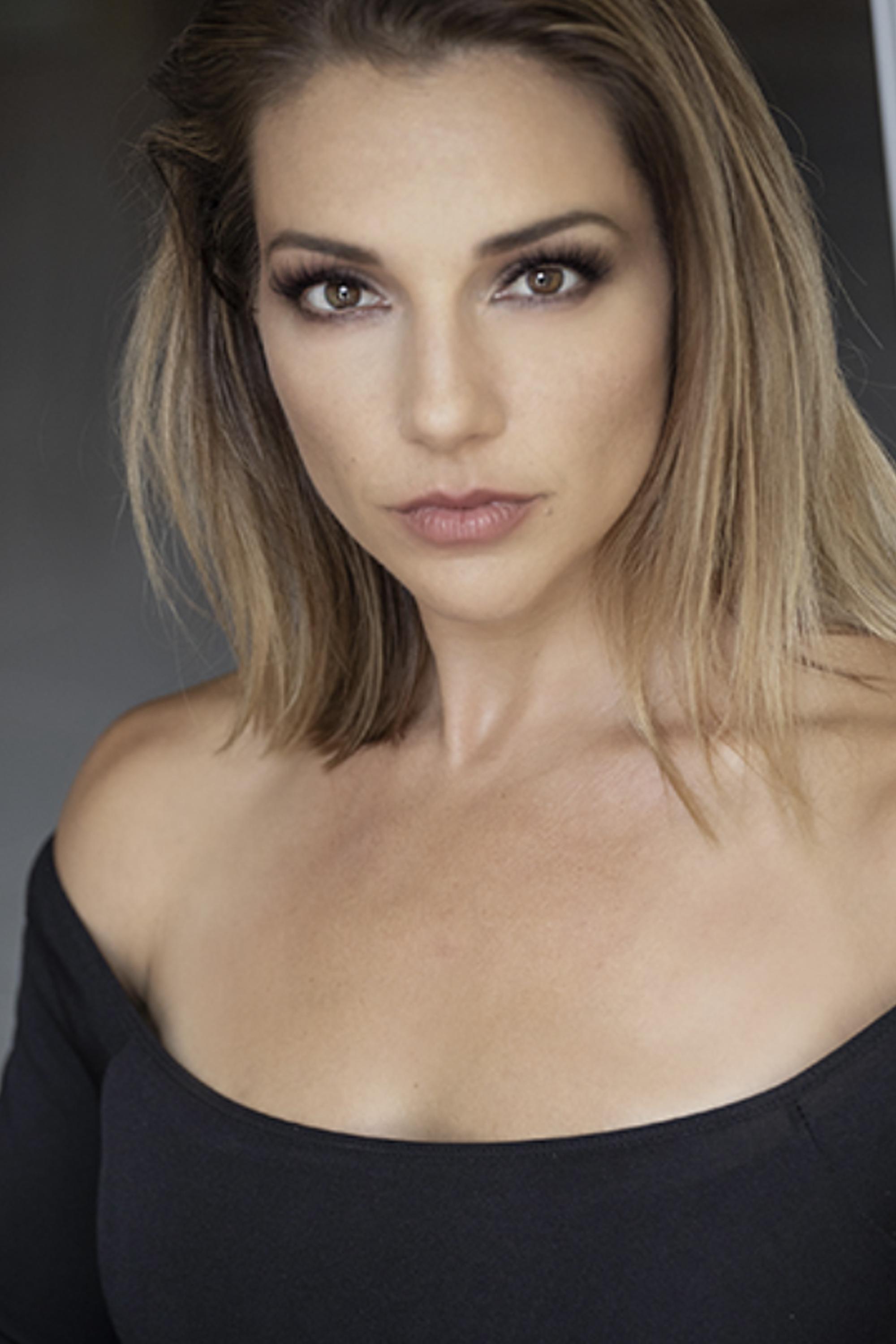 Фото  (Shayna Bofill)