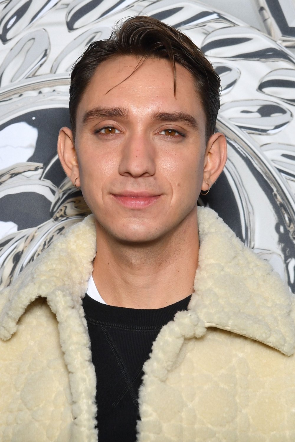 Фото  (Oliver Sim)