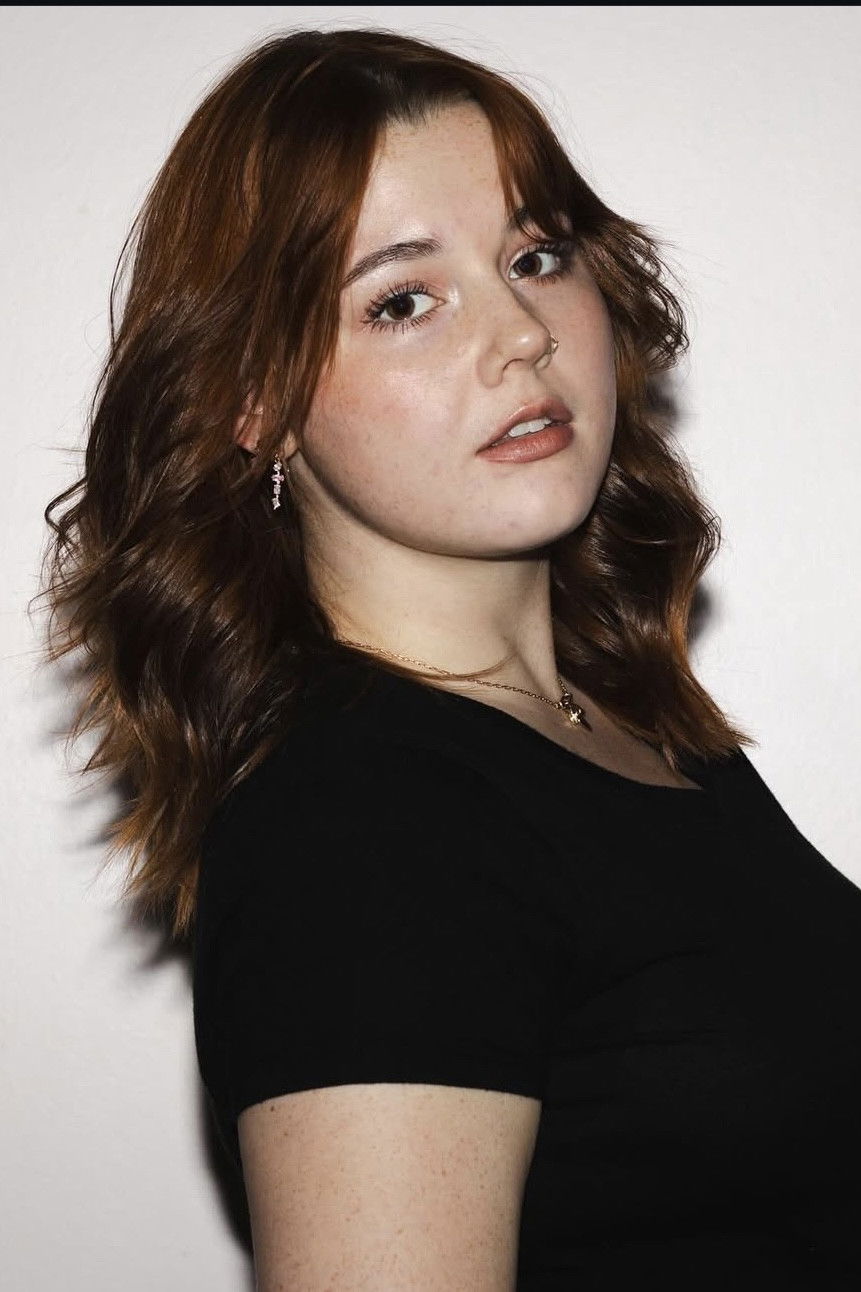 Фото  (Analiese Hardgrave)