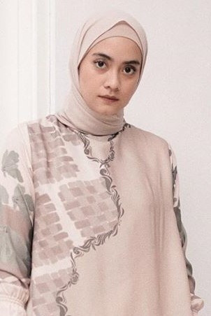 Фото  (Ayudia Bing Slamet)