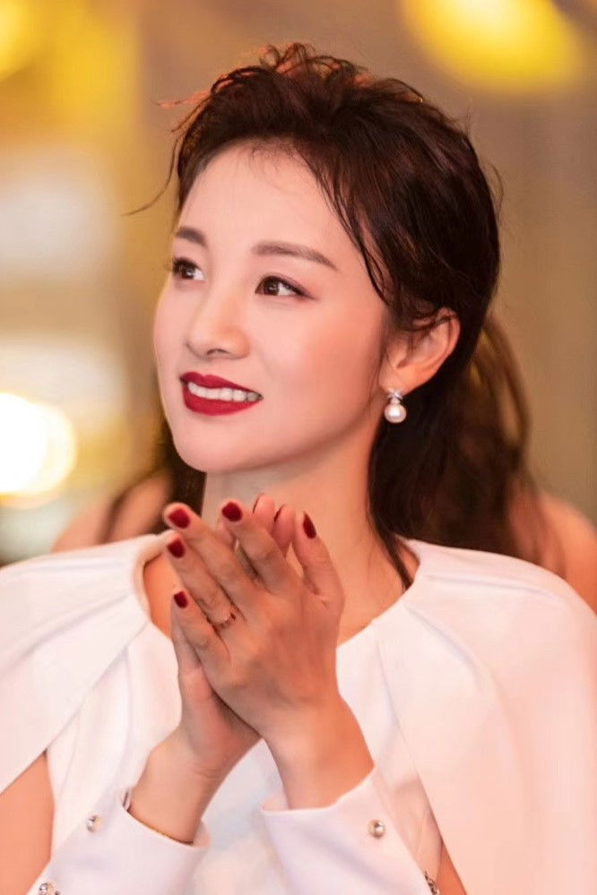 Фото  (Zhang Lingzhi)