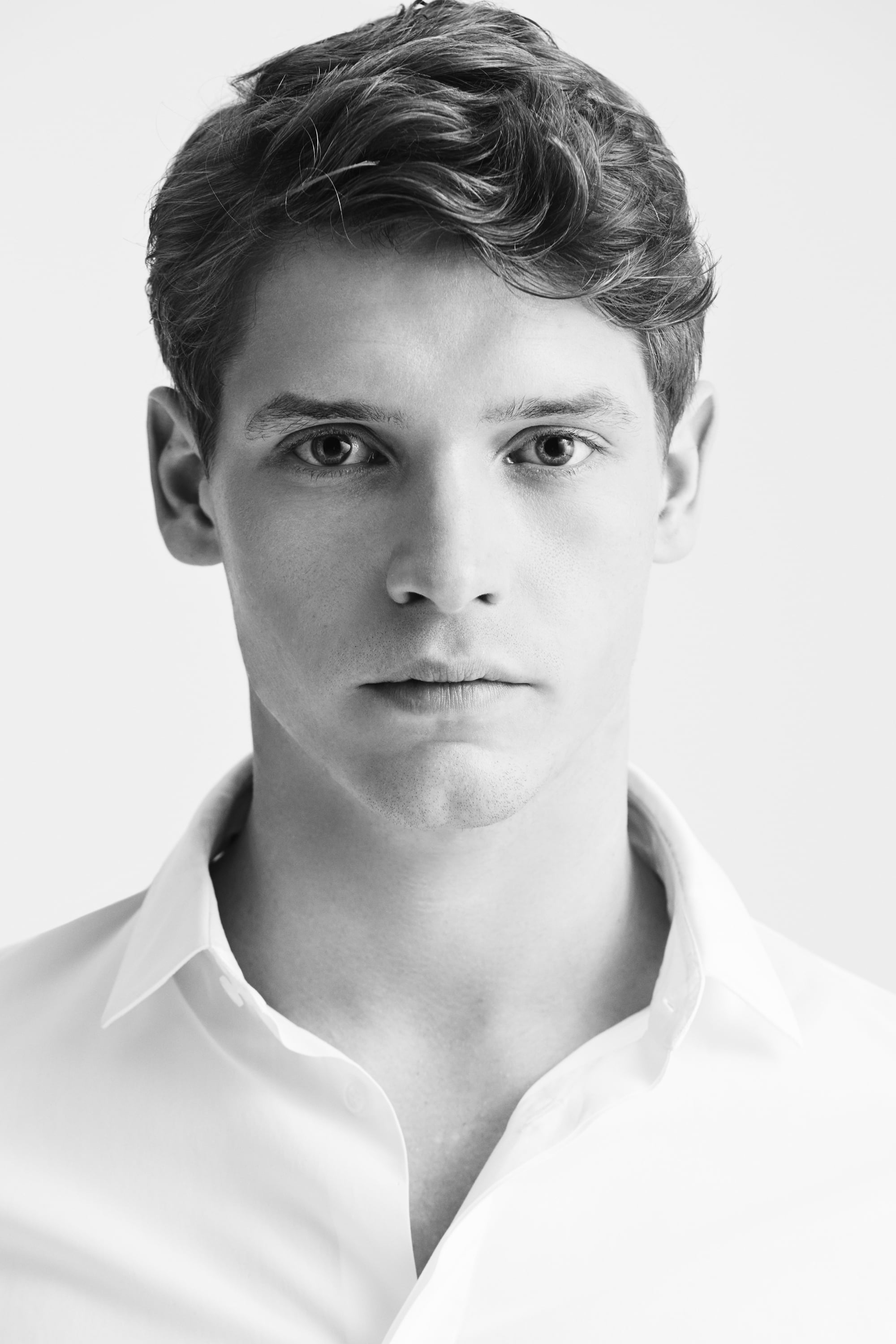 Фото Біллі Хоул (Billy Howle)