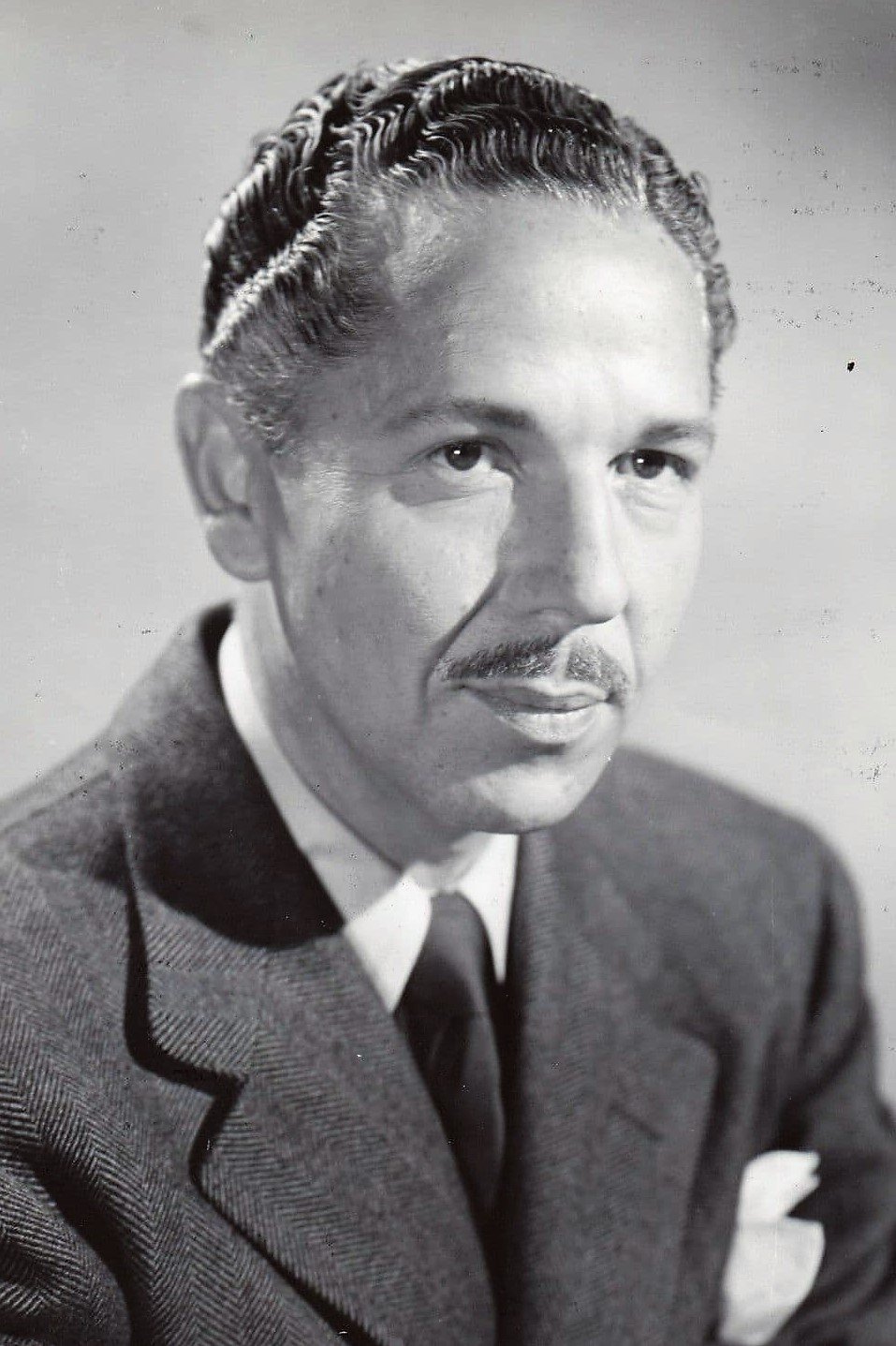 Фото  (Roger Pryor)