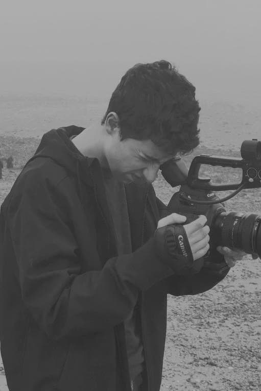 Фото  (Elliot Goodyer)