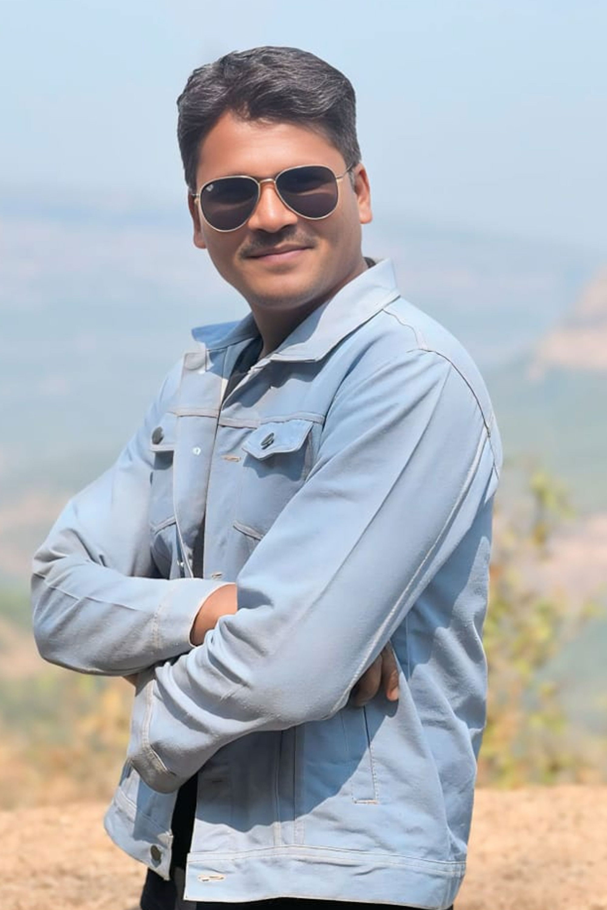 Фото  (Vijay Shrirang Khude)