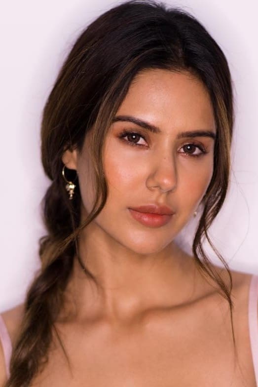 Фото Сонам Баджва (Sonam Bajwa)