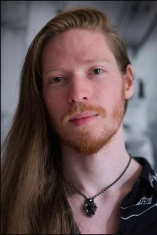 Фото  (Alex Sellen)