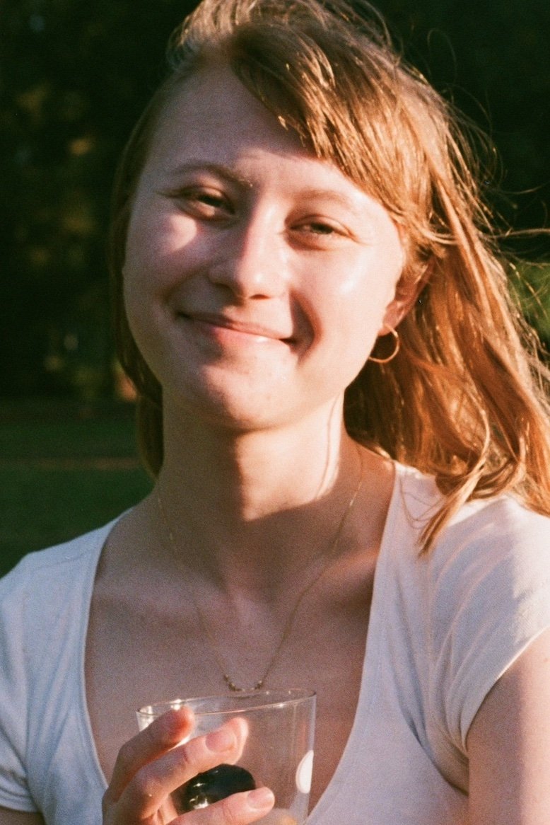 Фото  (Eloise Martin-Jones)