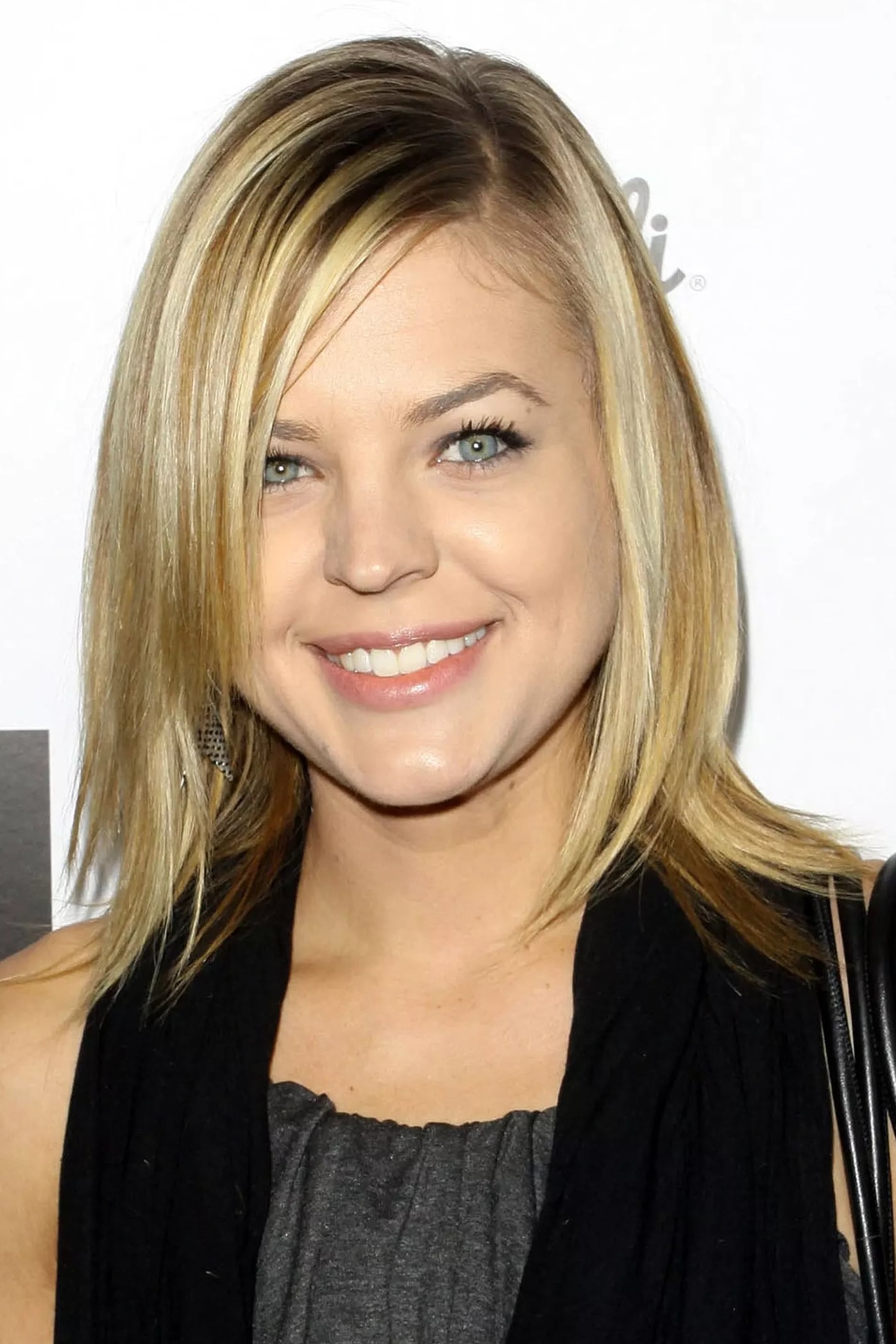 Фото Кірстен Стормс (Kirsten Storms)