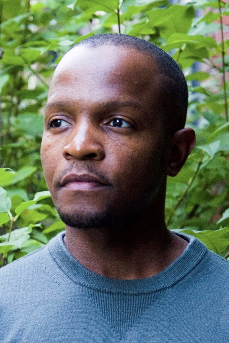 Фото  (Qasim Basir)