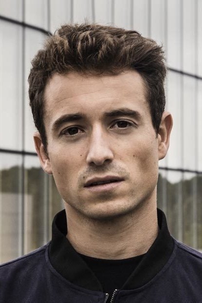 Фото  (Hugo Clément)