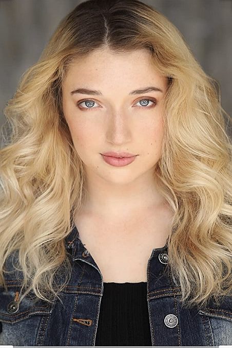 Фото  (Macy Minear)