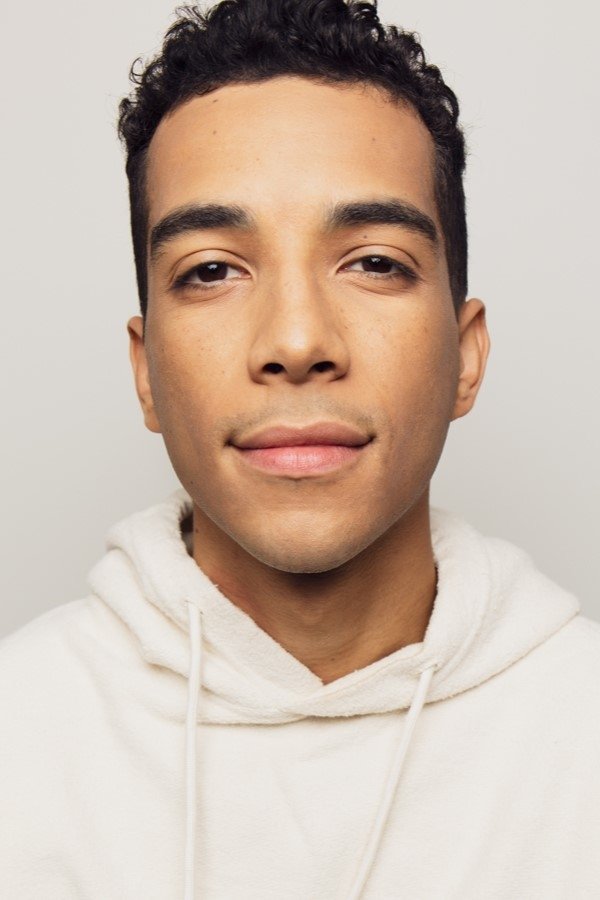 Фото  (Zan Gomes-Headley)