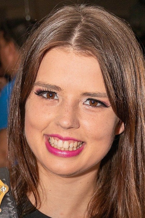 Фото  (Zoe Dines)