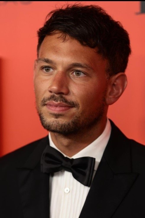 Фото  (Sam Lansky)