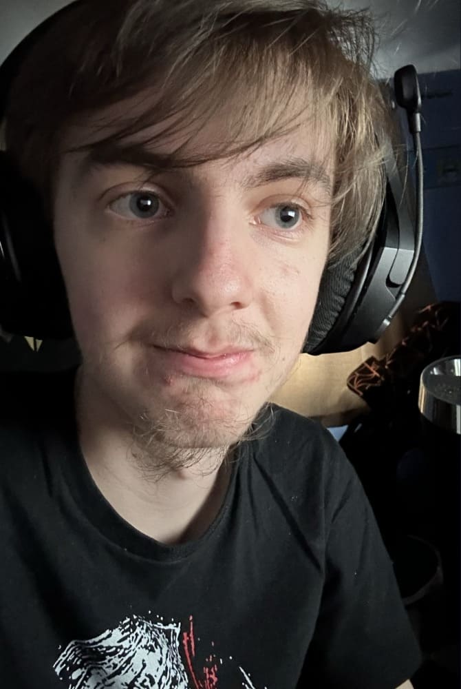 Фото  (Daniel Horwood)