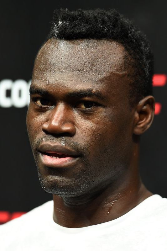 Фото  (Uriah Hall)