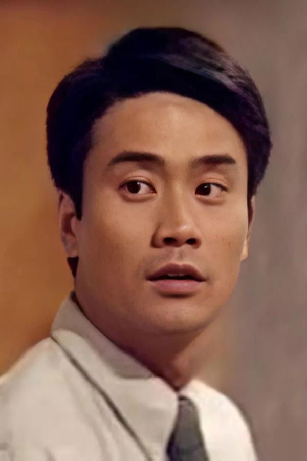 Фото  (Raymond Lee)