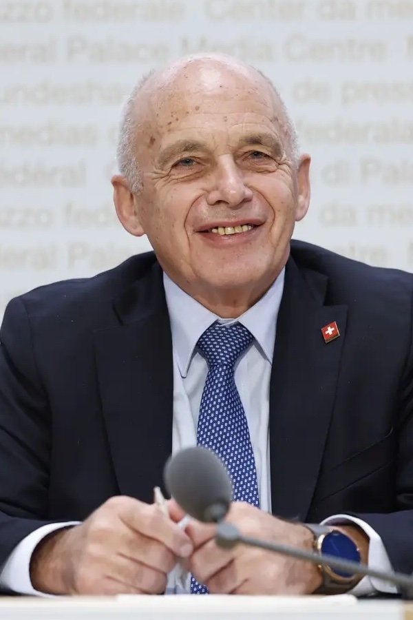 Фото  (Ueli Maurer)
