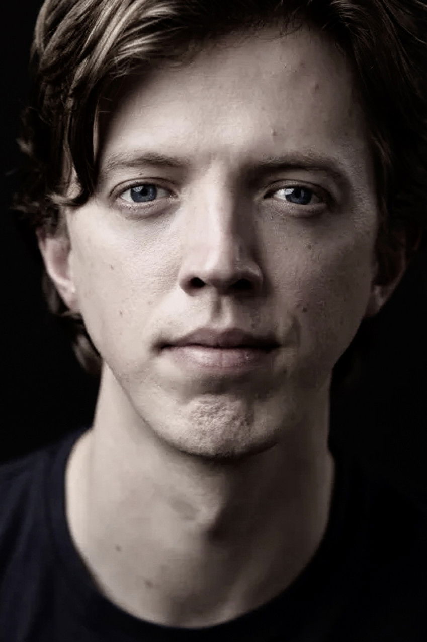 Фото  (Eric James Gravolin)