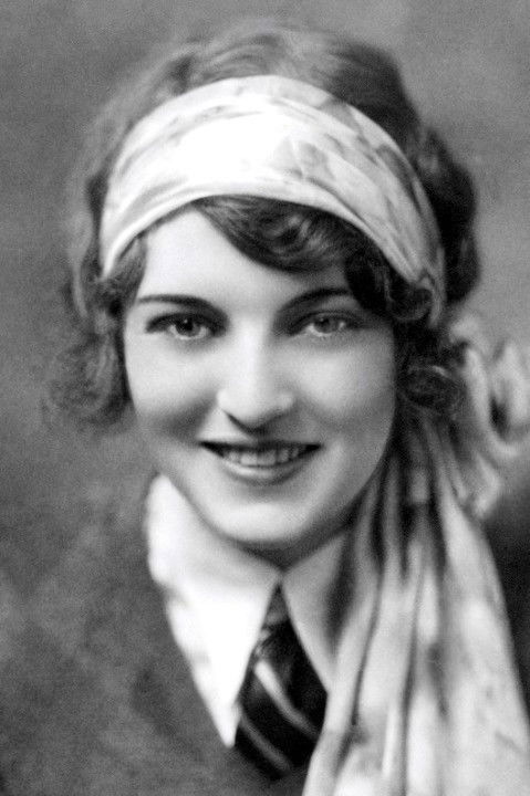 Фото  (Ruth Elder)