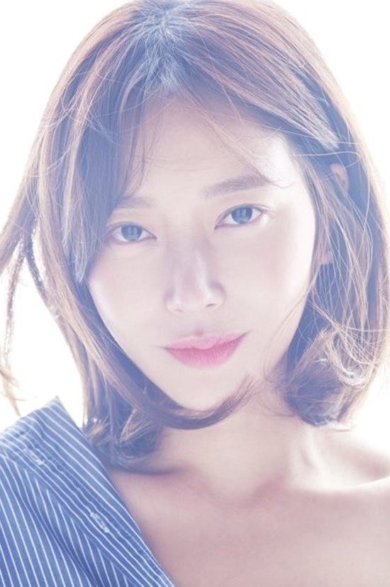 Фото  (Kim Min-ji)