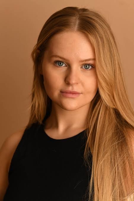 Фото  (Charlotte Fenton)