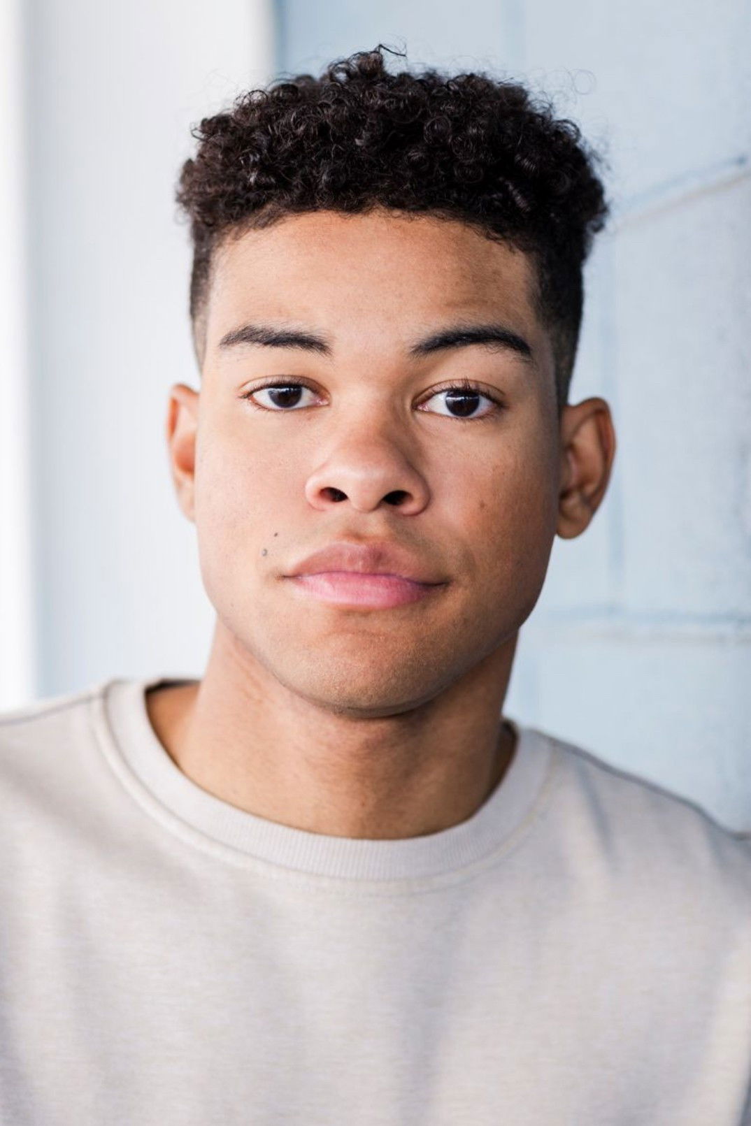 Фото  (Ellison Booker)