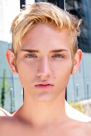 Фото  (Dylan Hall)