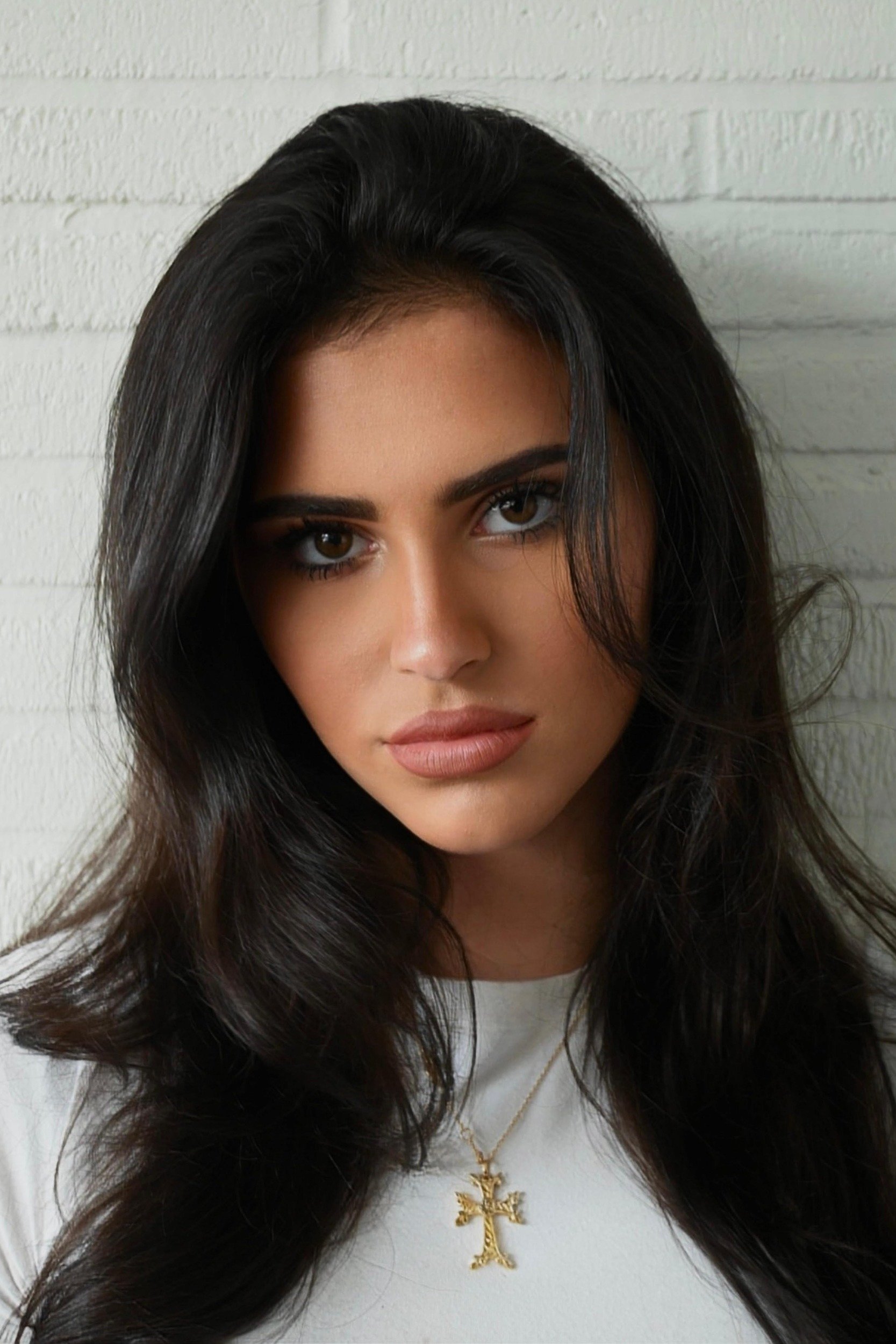 Фото  (Annie Bezikian)