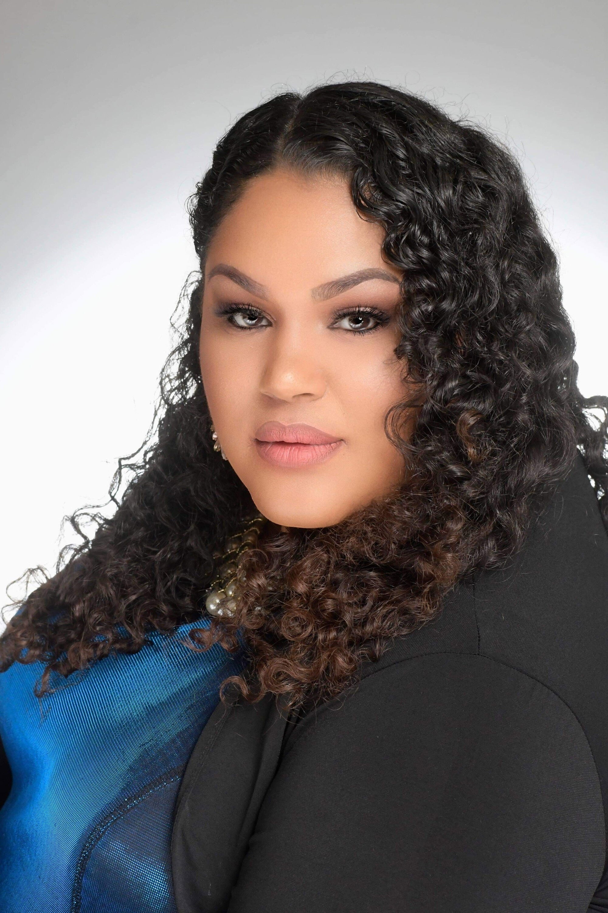 Фото  (Deloris Hervey)