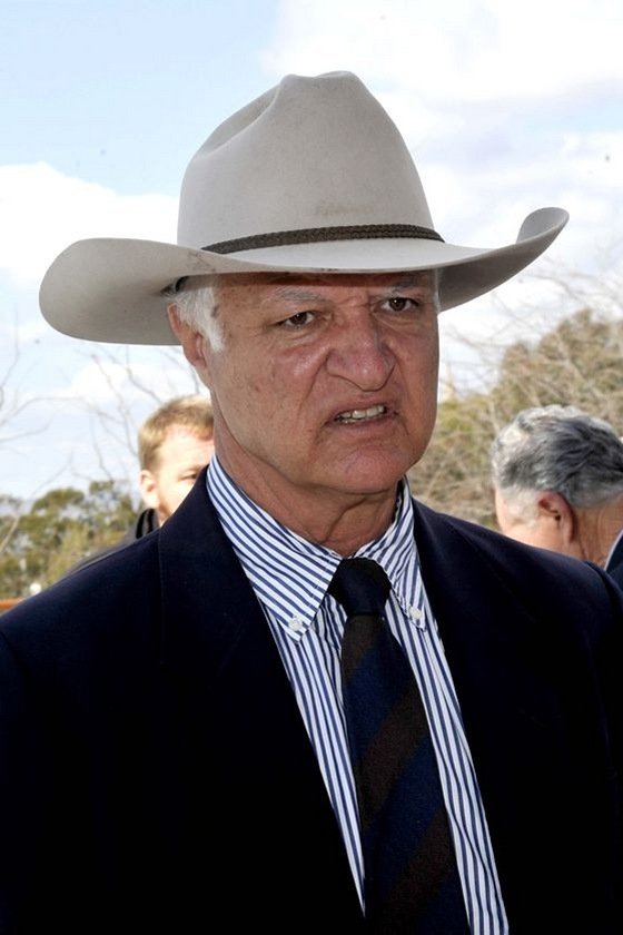 Фото  (Bob Katter)