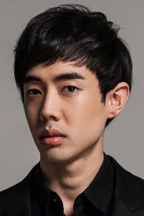 Фото  (Lee Kang-wook)