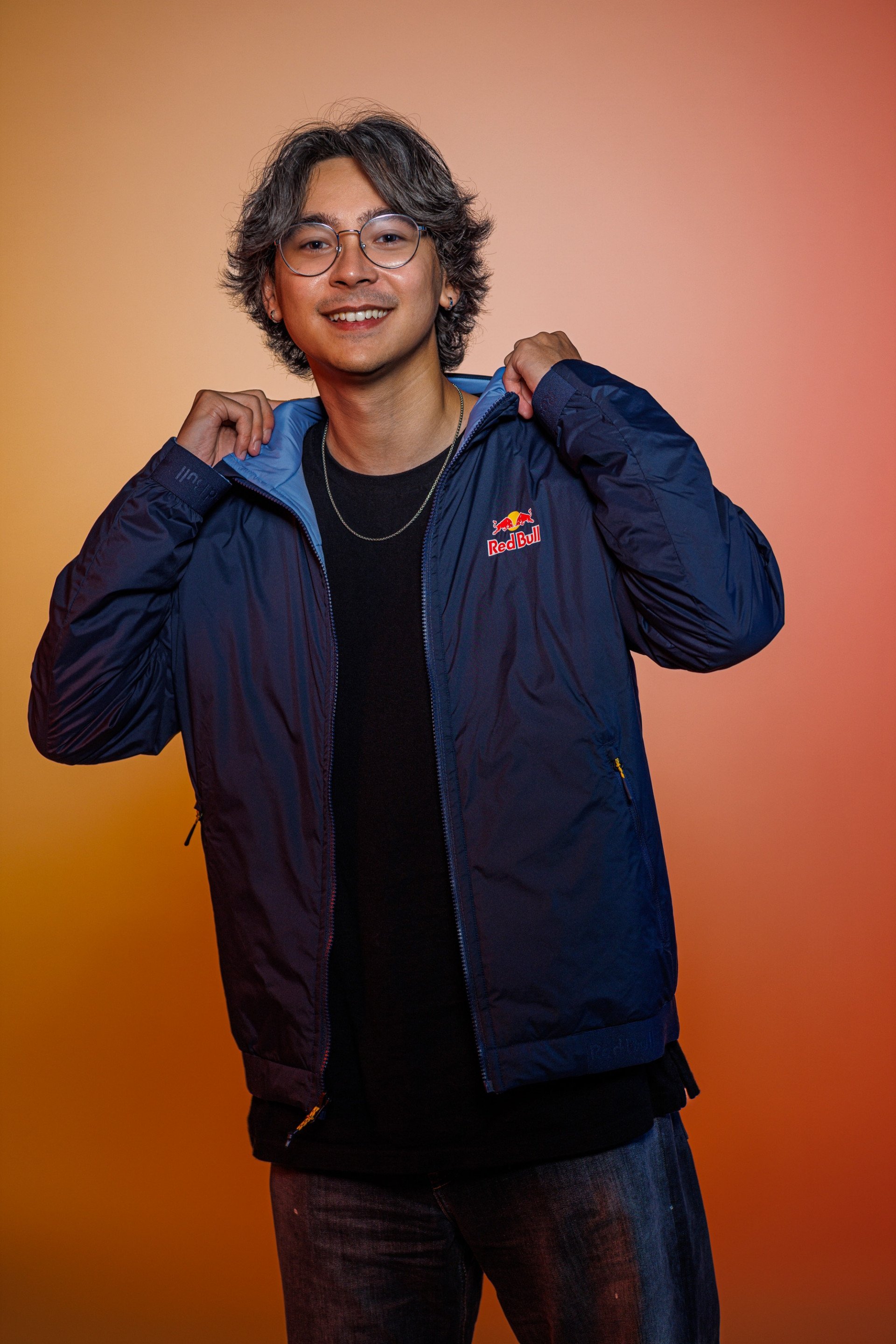 Фото  (Tyson Van Ngo)