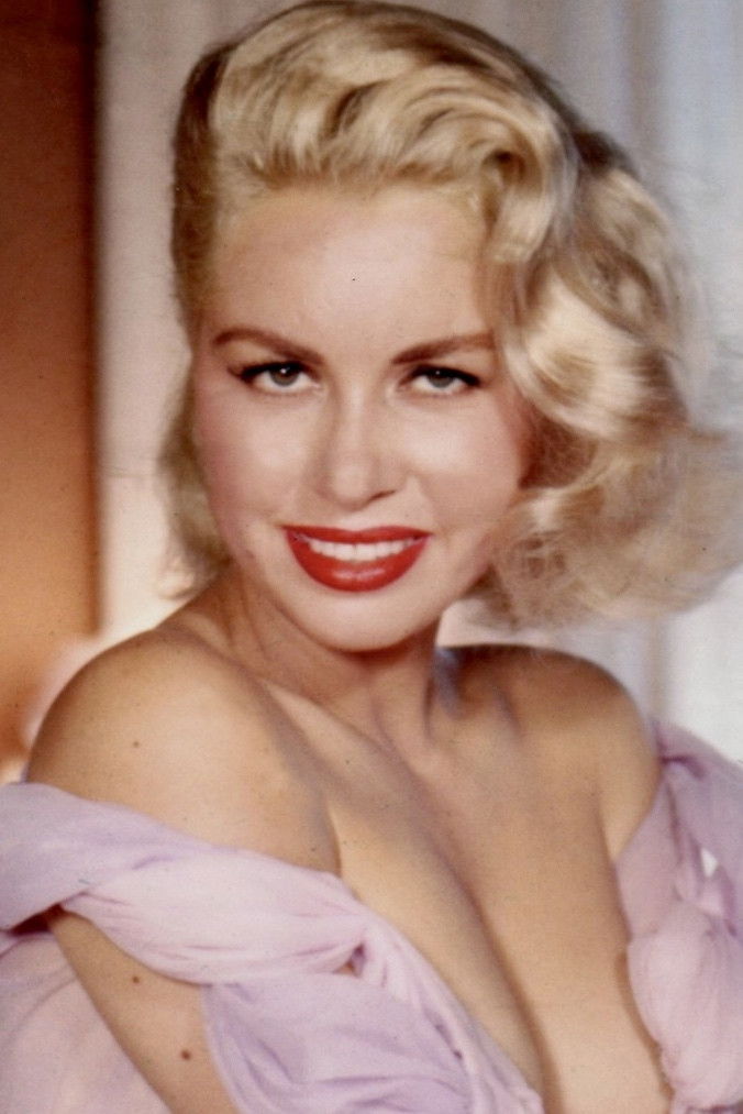 Фото  (Jeanne Carmen)