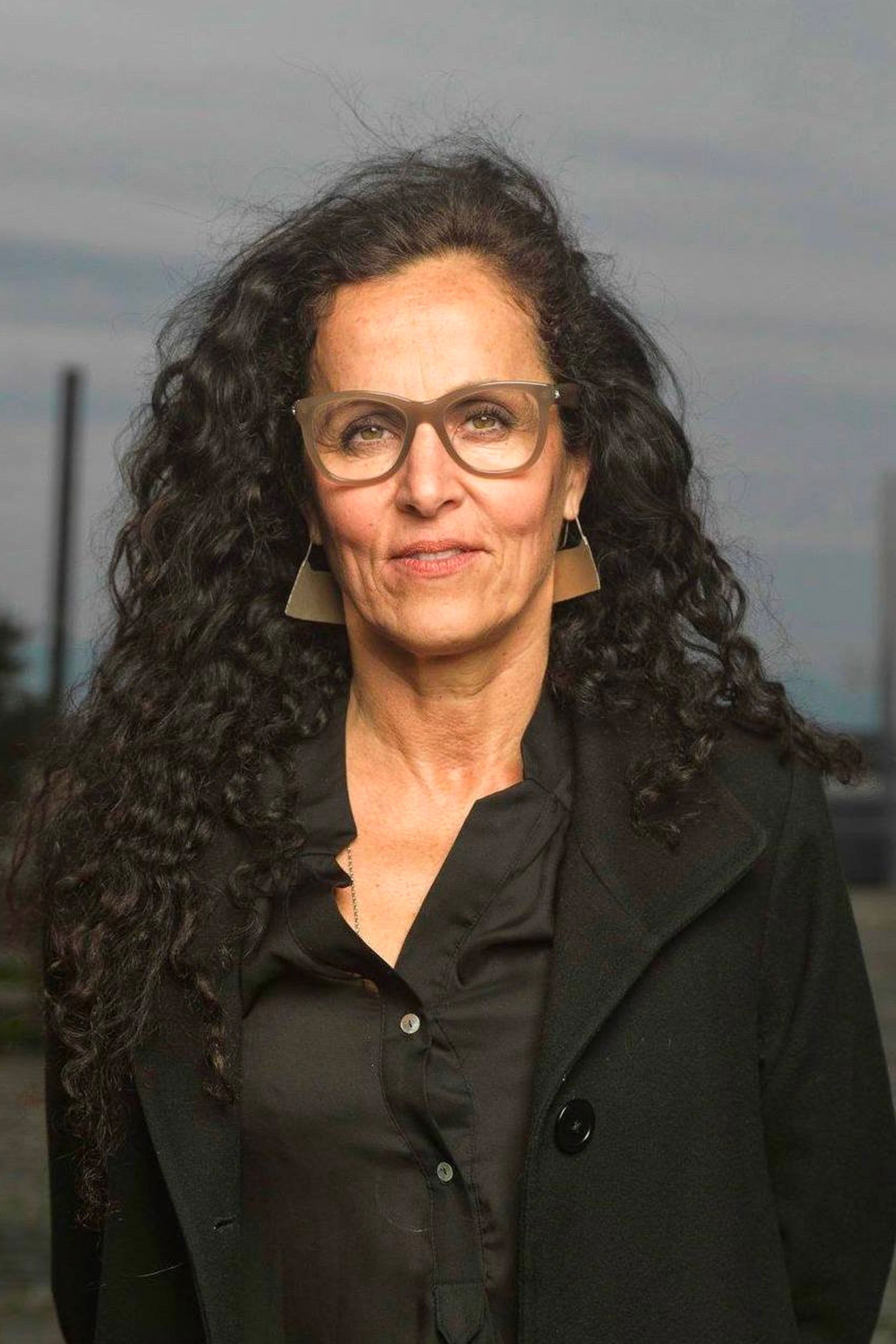 Фото  (Laura Bari)