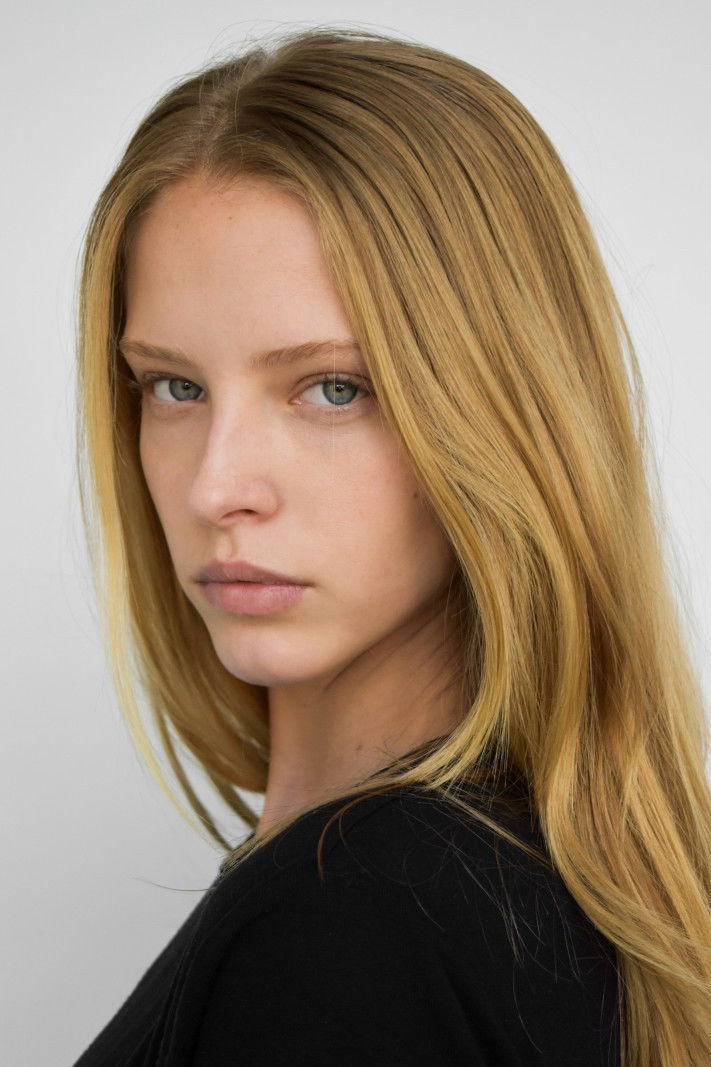 Фото  (Abby Champion)