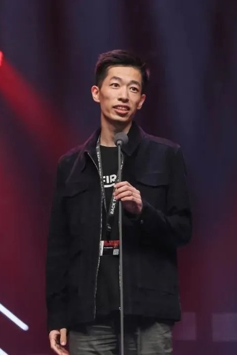 Фото  (Xiao Yifan)